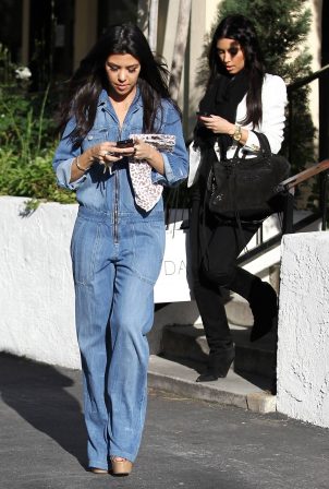 Kim Kardashian  - With Kourtney Seen at Dash Boutique in Calabasas
